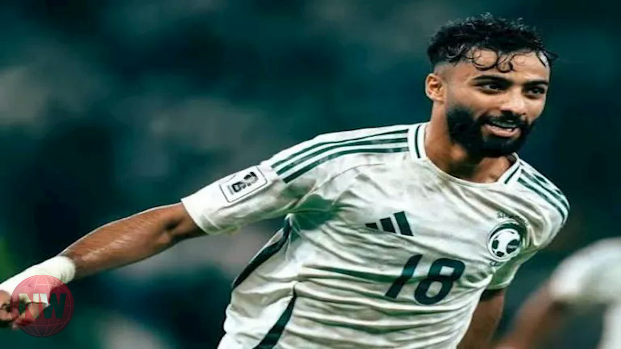إطلالة صالح أبو الشامات في "رامز ليفل الوحش" تجمع الأناقة بالبساطة
