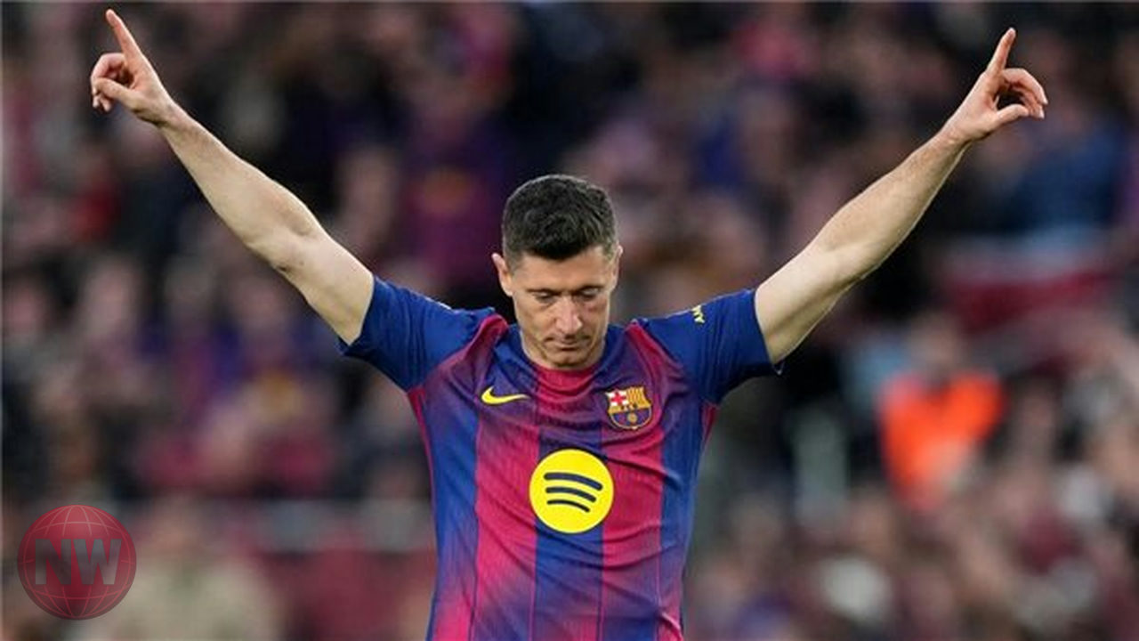 ليفاندوفسكي يلمح لاحتمالية الرحيل عن برشلونة بنهاية الموسم
