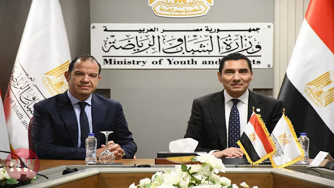 وزير الرياضة يبحث مع شركة استادات تطوير المنشآت والمشروعات الرياضية