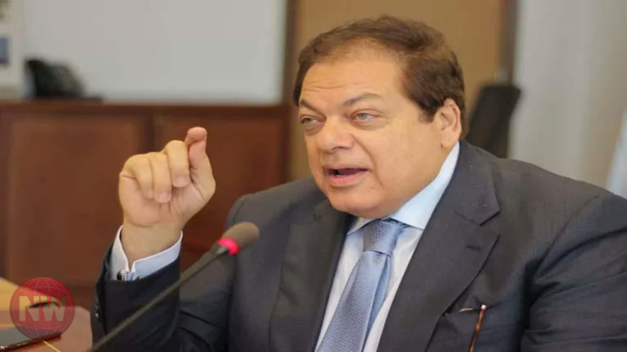 رئيس سيراميكا كليوباترا يحفز لاعبيه قبل مواجهة الزمالك