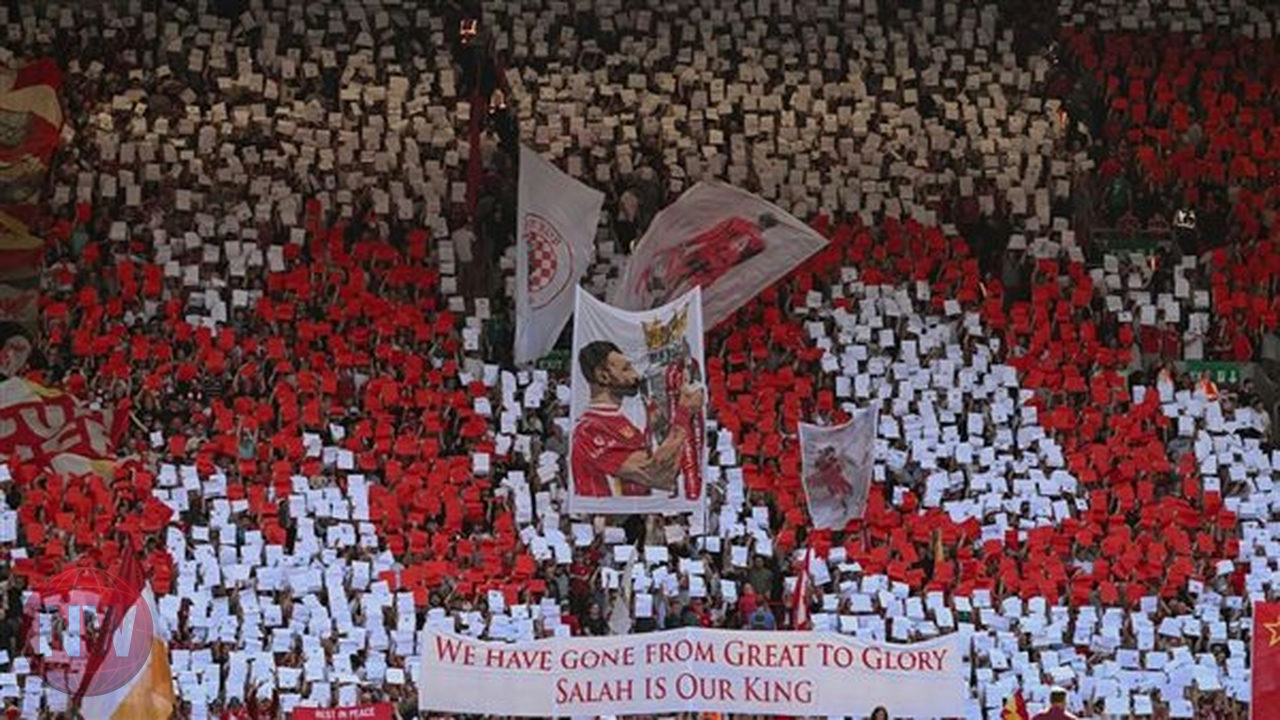 محمد صلاح يبكي في ليلة وداعه لليفربول: "عشنا شبابنا هنا"