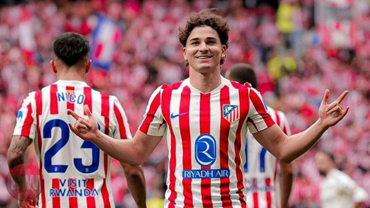 أتلتيكو مدريد يحدد شرطًا ماليًا لبيع ألفاريز وسط صراع مع برشلونة