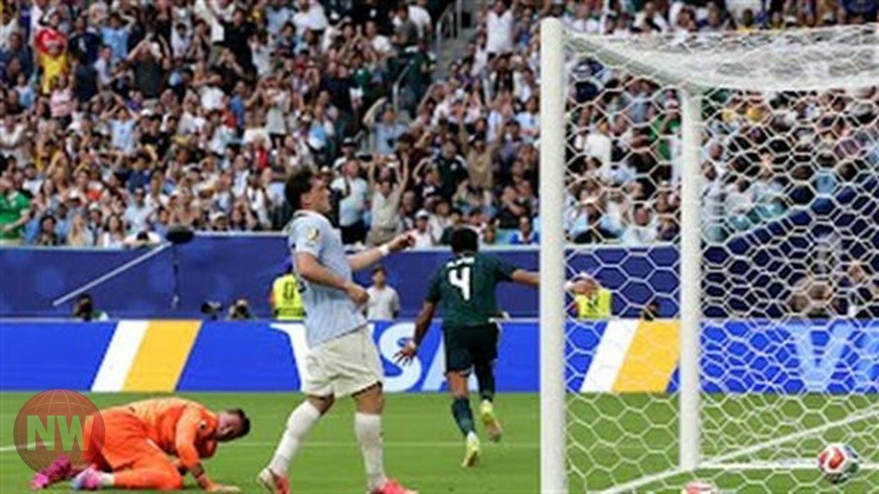 السعودية تتقدم على أوروجواي بهدف نظيف في الشوط الأول بكأس العالم