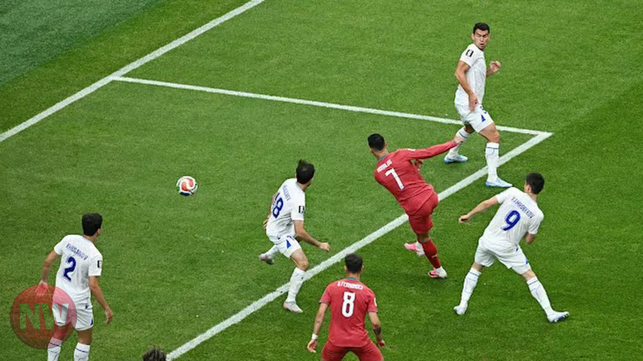 البرتغال تتصدر مجموعتها بثنائية رونالدو ومينديش في كأس العالم