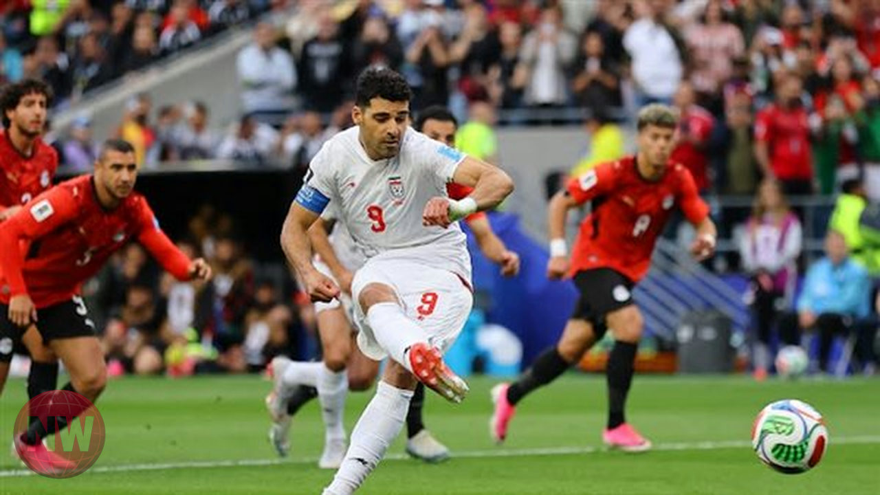 شوبير يتألق ويتصدى لركلة جزاء أمام إيران في كأس العالم