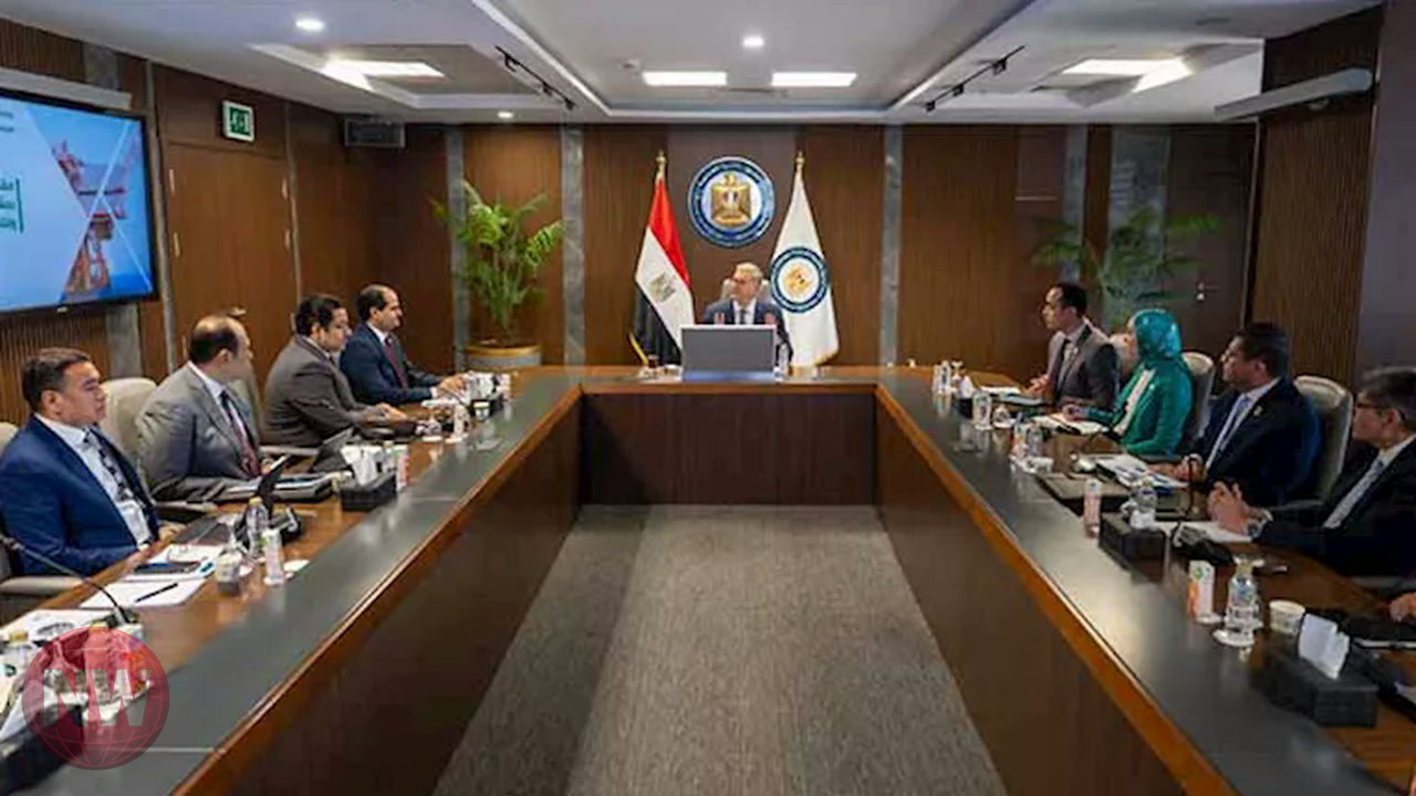 وزير البترول المصري يناقش خطط زيادة إنتاج الغاز واستقطاب الاستثمارات