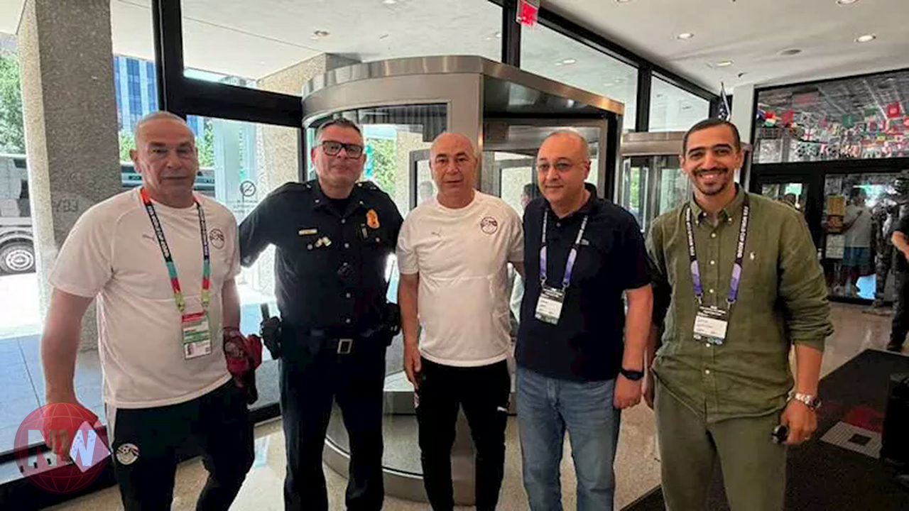 رجال شرطة دالاس يكرمون منتخب مصر قبل مواجهة الأرجنتين