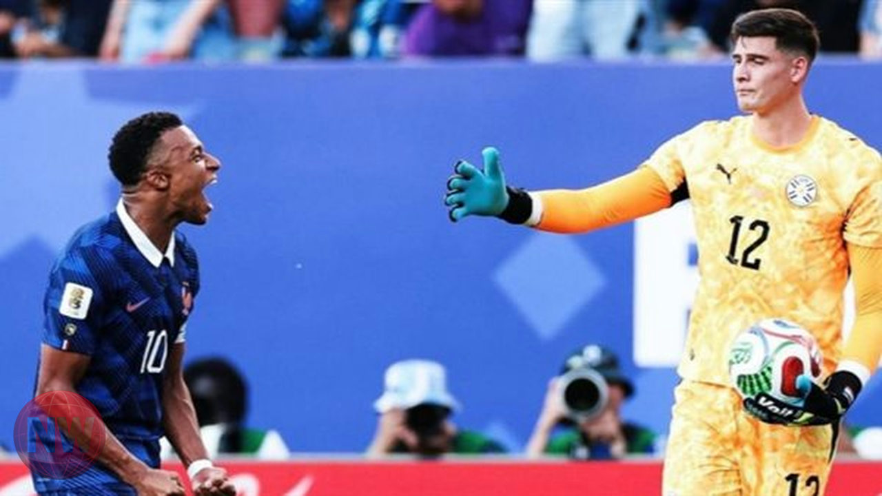 حارس باراجواي يروي تفاصيل لقائه بمبابي بعد مواجهة كأس العالم