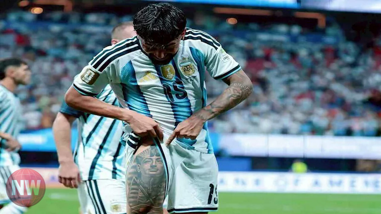 نجم الأرجنتين نيكو جونزاليس يلفت الأنظار بوشم فرعوني بعد الفوز على مصر في كأس العالم