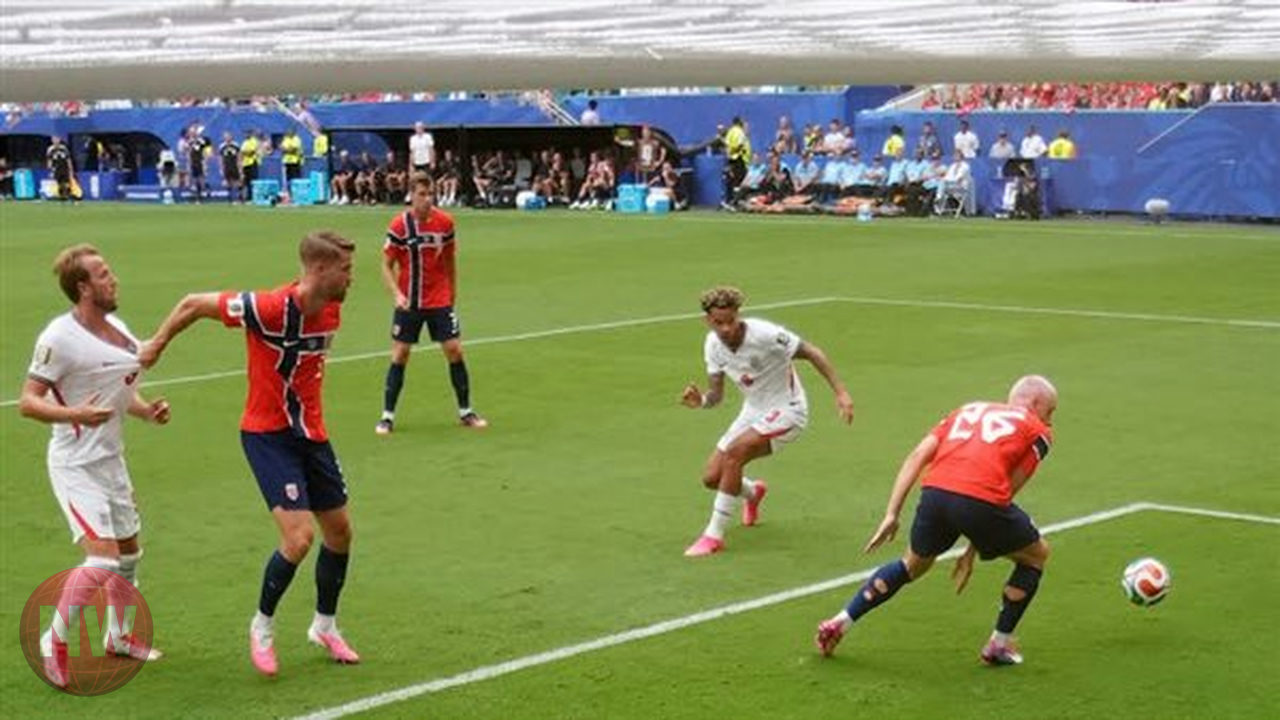 إنجلترا تتعادل مع النرويج 1-1 في شوط أول مثير بكأس العالم