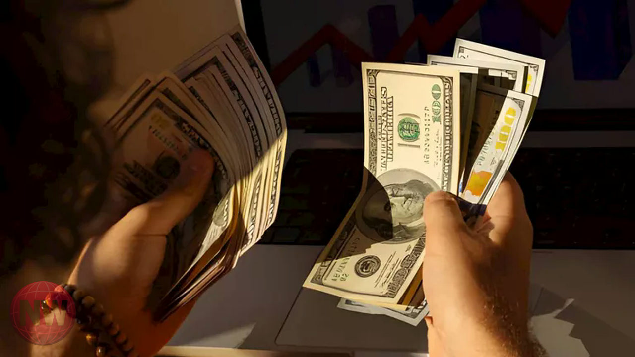 سعر الدولار يقفز 40 قرشاً في مصر مع خروج أجانب من أذون الخزانة