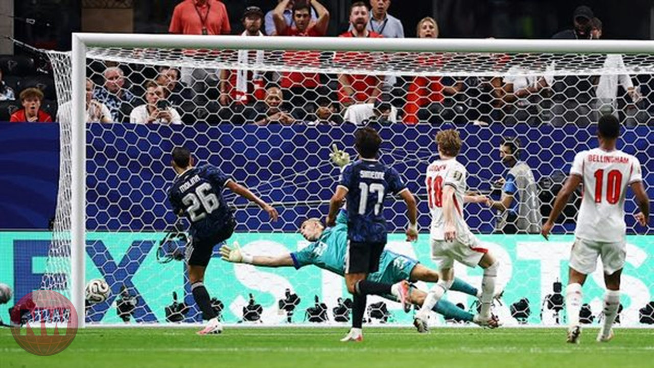 أنتوني جوردون يسجل هدف التقدم لإنجلترا في شباك الأرجنتين بنصف نهائي كأس العالم 2026