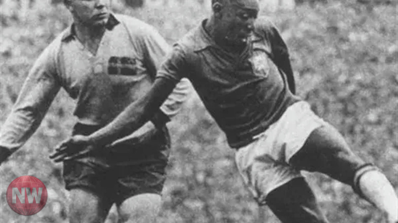 قميص بيليه من نهائي كأس العالم 1958 يباع بـ4.9 ملايين دولار في مزاد نيويورك