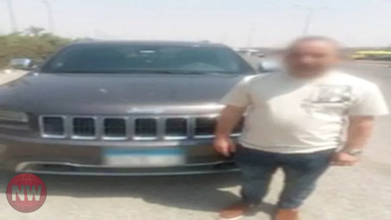 ضبط سائق سيارة صعد فوق الرصيف في القاهرة