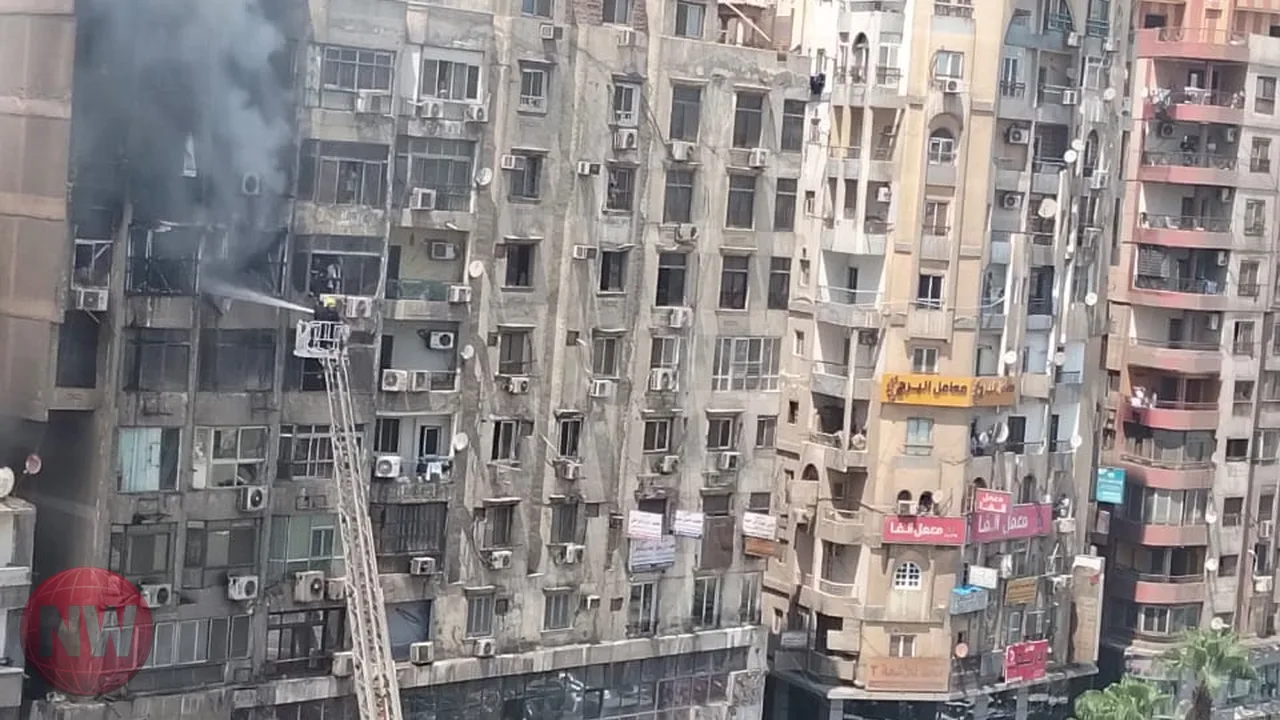 إخماد حريق شقة سكنية في شارع فيصل بالجيزة