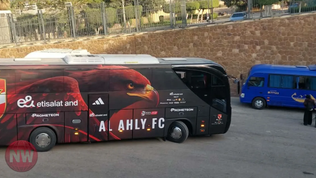 الأهلي يصل ملعب المقاولون العرب لمواجهة الدوري