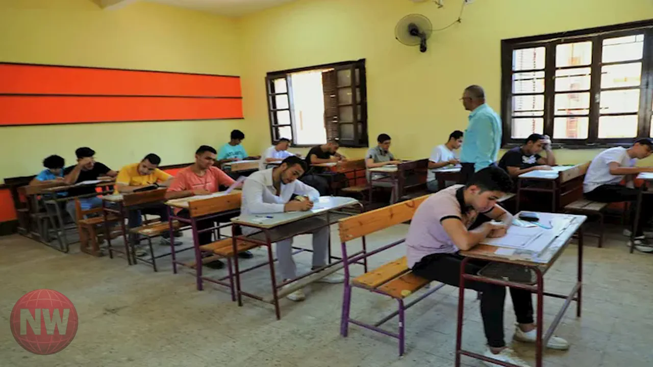 طلاب الثانوية العامة ينهون امتحان اللغة الأجنبية