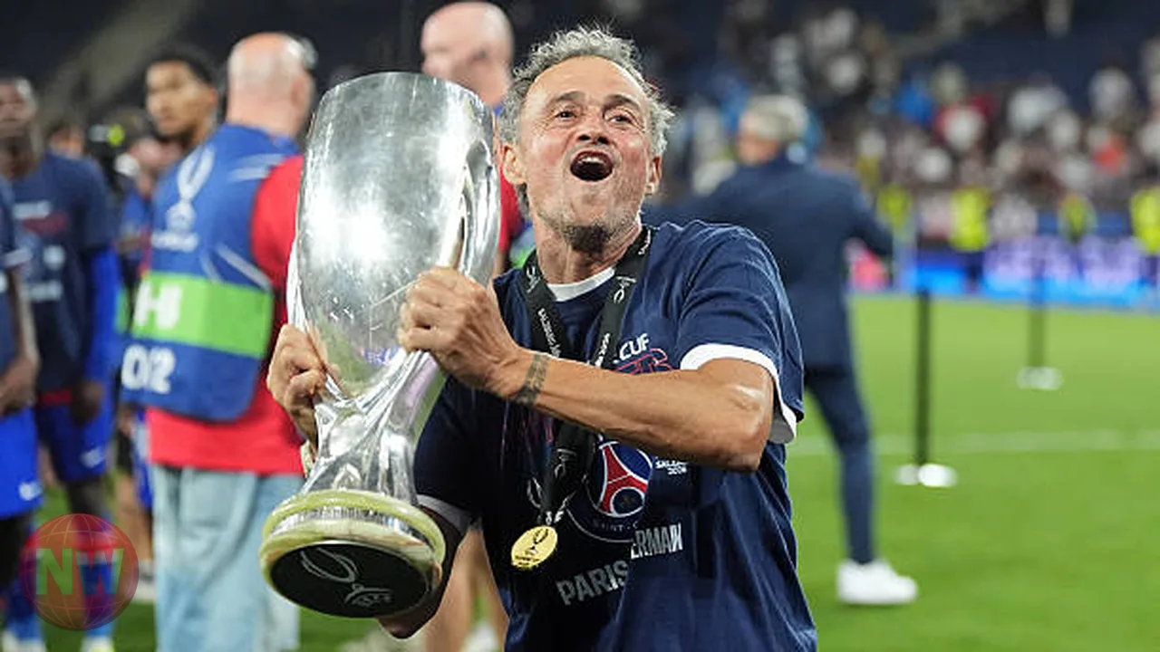 باريس سان جيرمان يتوج بكأس السوبر الأوروبي مجدداً