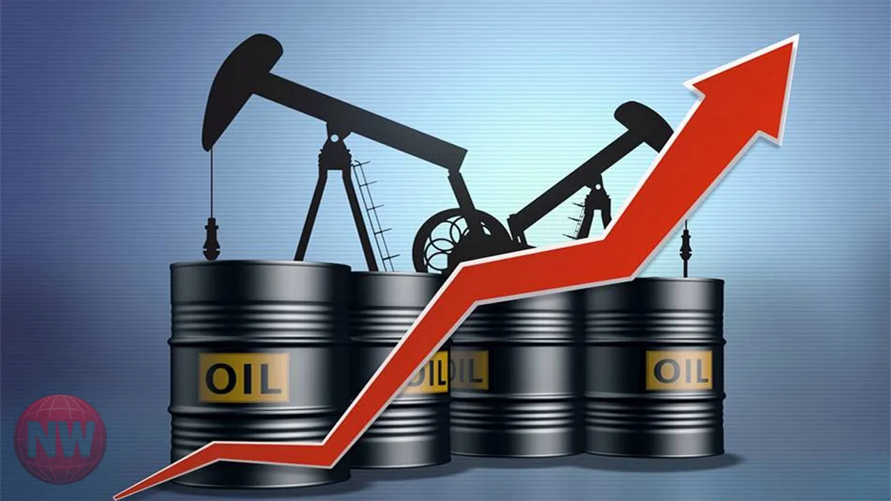 أسعار النفط ترتفع وتتجه لتحقيق مكاسب شهرية بنسبة 24%