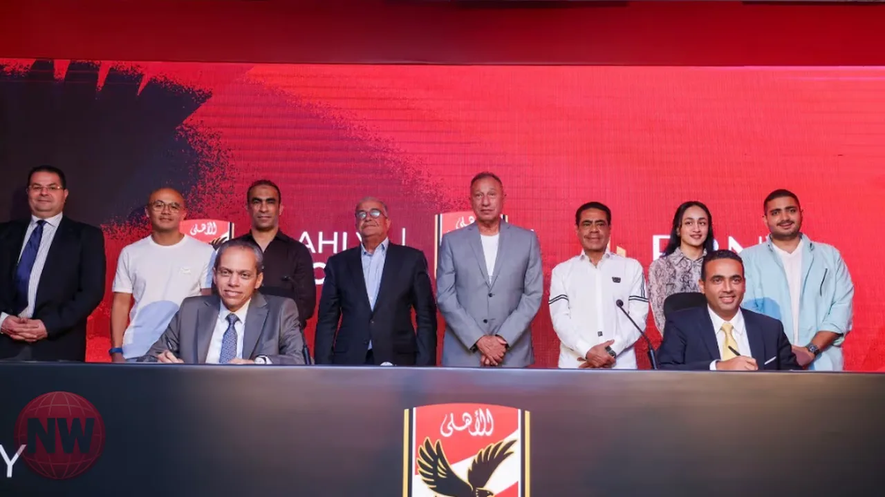 الأهلي يوقع عقد إنشاء فرعه الجديد في سوهاج