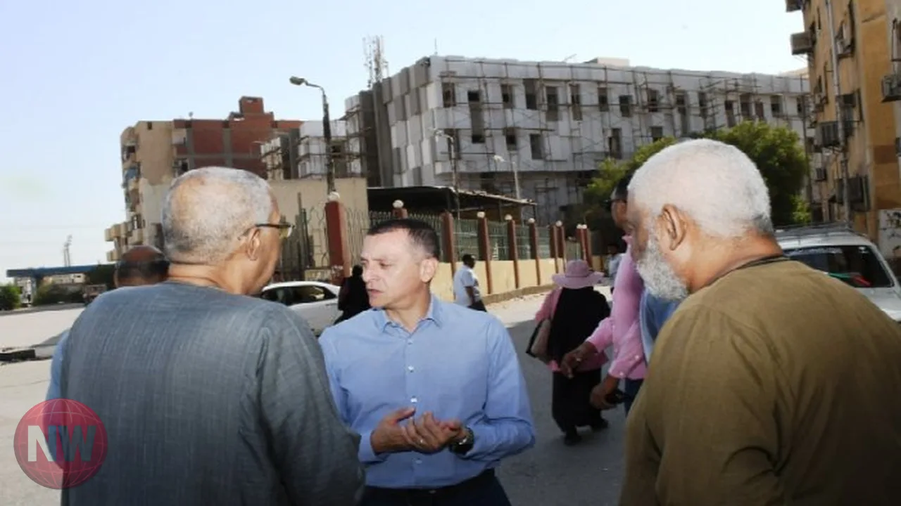 محافظ أسوان يوجه بمصادرة توك توك مخالف ويشدد الرقابة على محطات الوقود