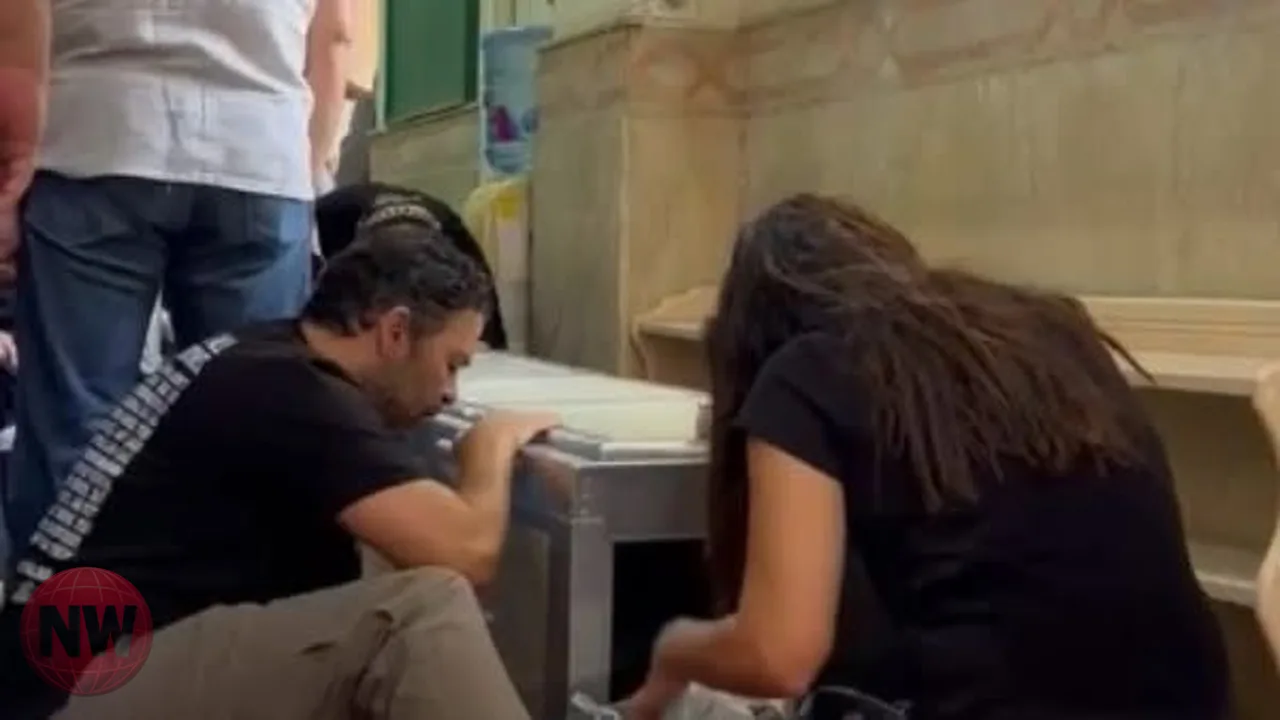 خضر محمد خضر يودع طليقته ياسمين أبو النجا في جنازتها
