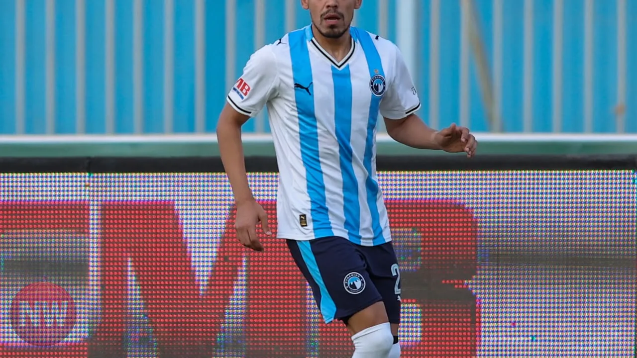 محمد حمدي يعود للملاعب مع بيراميدز بعد غياب طويل