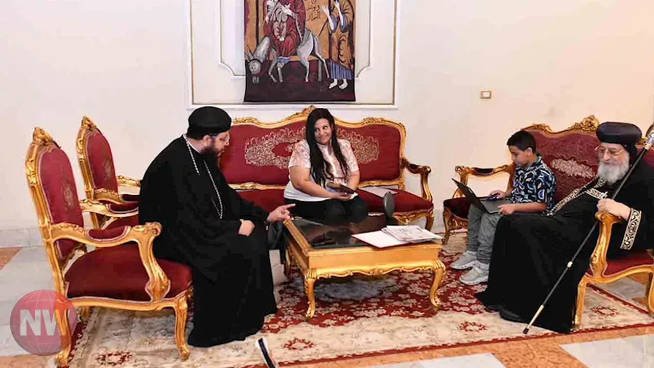 البابا تواضروس يستقبل طفلًا مصريًا حصد ذهبية برمجة