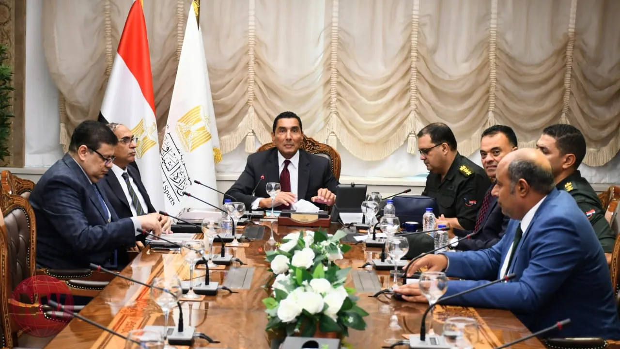 وزير الرياضة يتابع مستجدات إنشاء ستاد النادي المصري