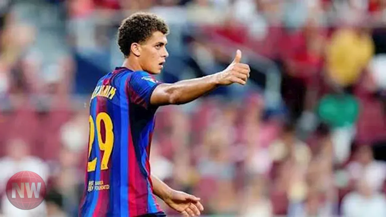 برشلونة يخطط لتجديد عقد المصري حمزة عبد الكريم