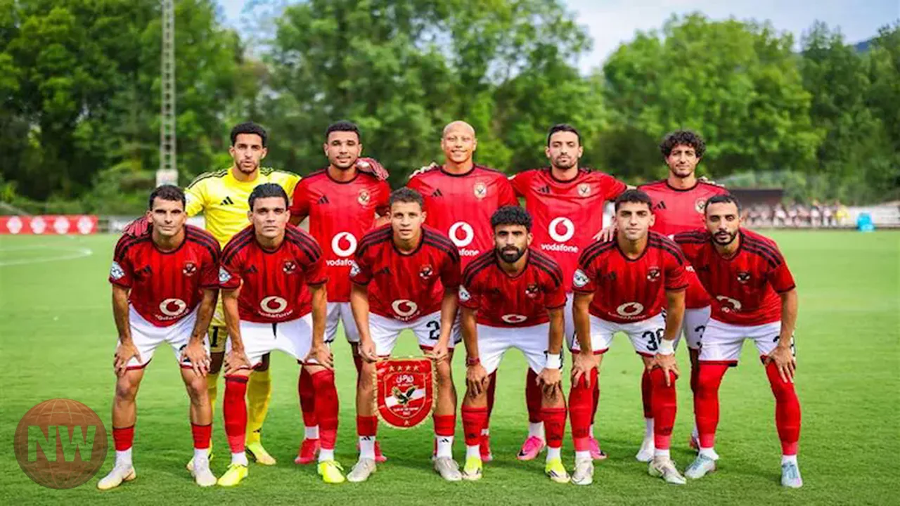 عموتة يستقر على تشكيل الأهلي لمواجهة برشلونة