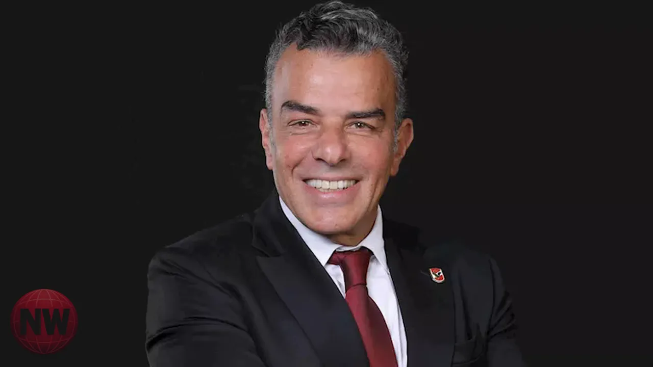 وفد من مجلس إدارة الأهلي يحضر ودية برشلونة