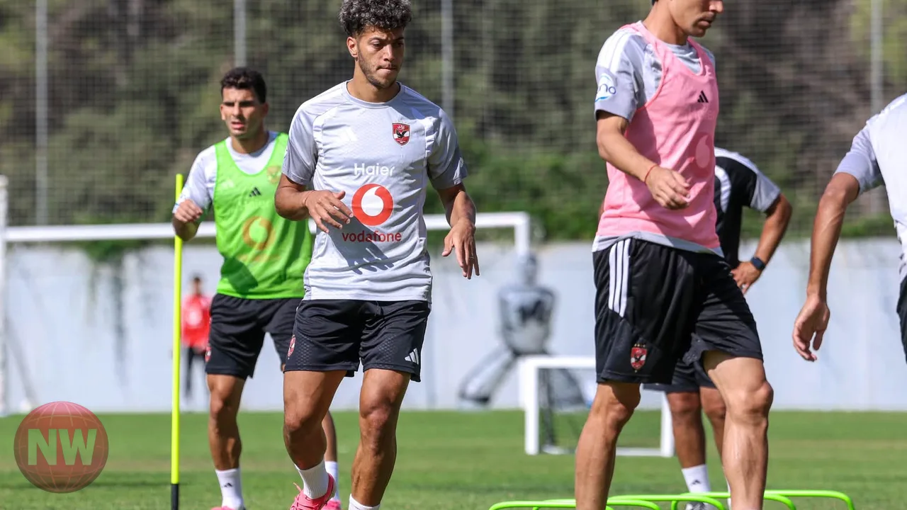 الأهلي يواصل تحضيراته لمواجهة برشلونة في إسبانيا