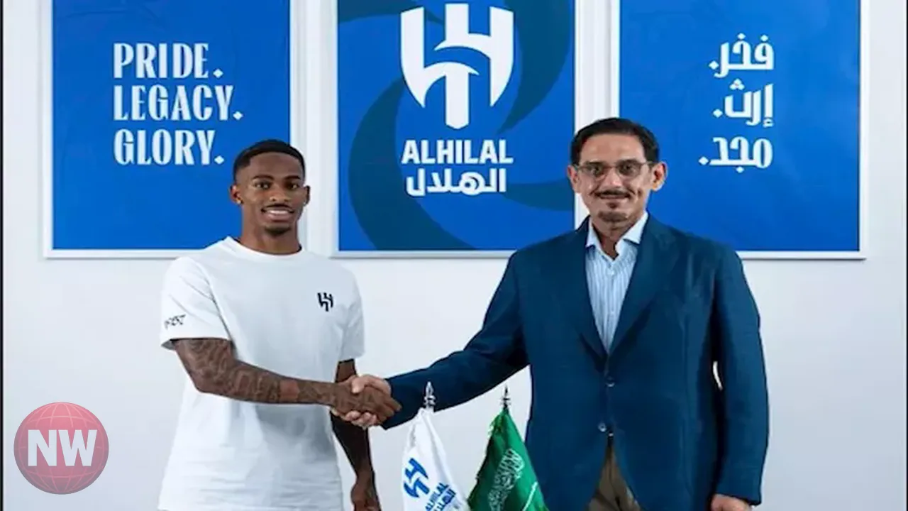 الهلال السعودي يضم الجناح الهولندي كريسينسو سمرفيل لأربعة مواسم