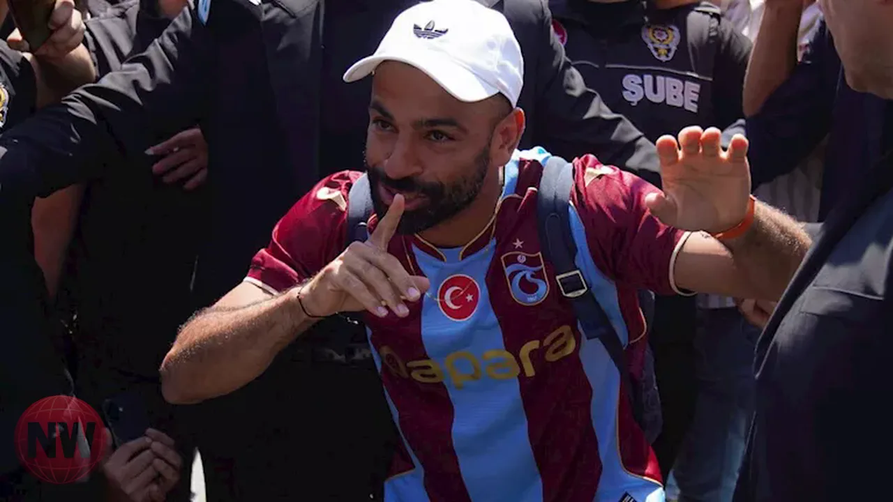 طرابزون سبور يضم محمد صلاح بصفقة بلغت 22 مليون يورو