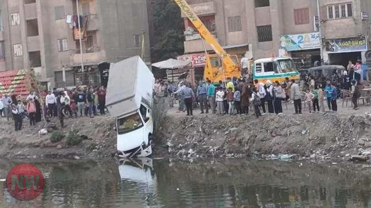 إصابة 5 أشخاص في سقوط سيارة داخل ترعة بمركز بنها