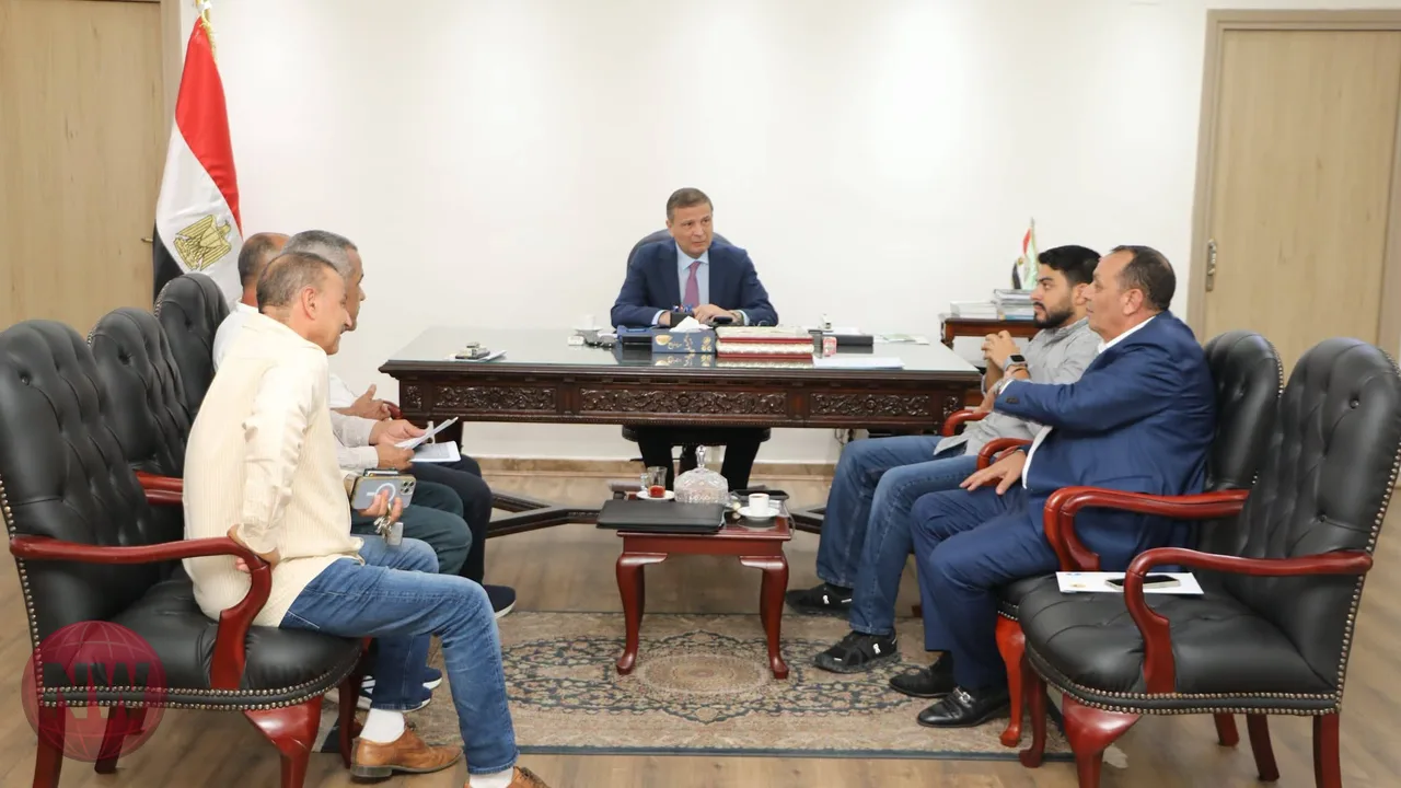 وزير الزراعة يوجه بحل مشكلات المزارعين فورياً