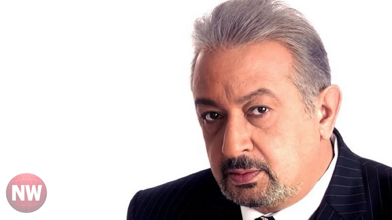 سارة نور الشريف تحتفي بوالدها في معرض حضرة المحترم
