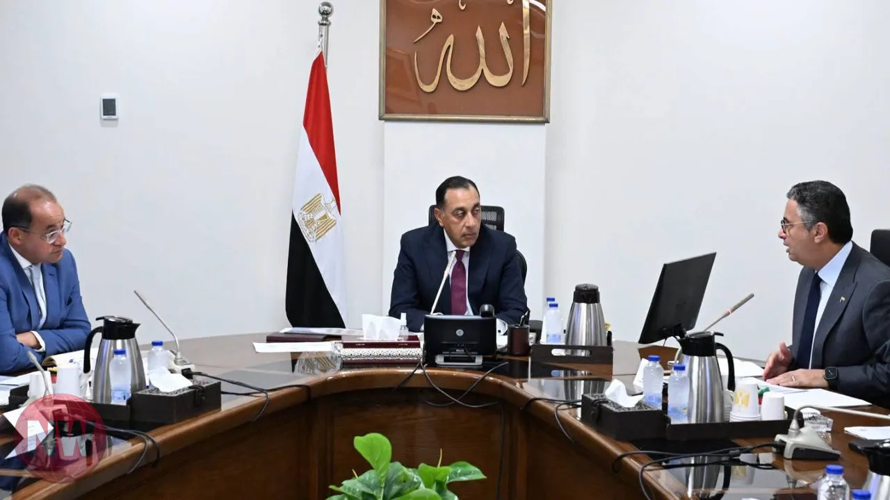 مدبولي يوجه بإنهاء التشابكات المالية بين المالية والتموين