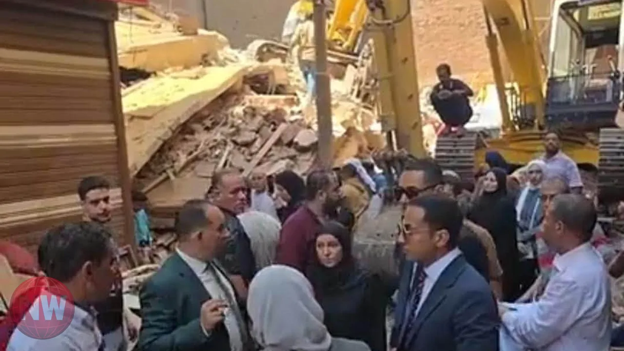 النيابة الإدارية تعاين موقع انهيار عقار في زفتى