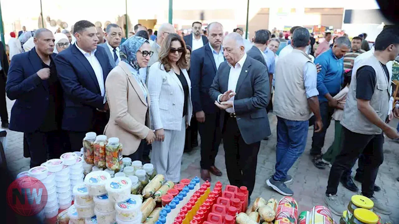 جولة لوزيرة التنمية المحلية بمنافذ السلع بالداخلة